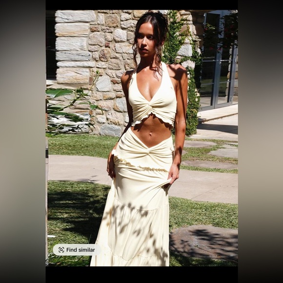 Elegant Cream Skirt Set - Picture 4 of 4